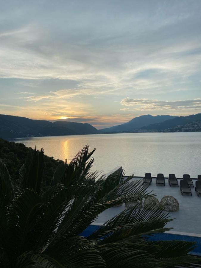 Hotel Agape Rose Tivat Exterior foto