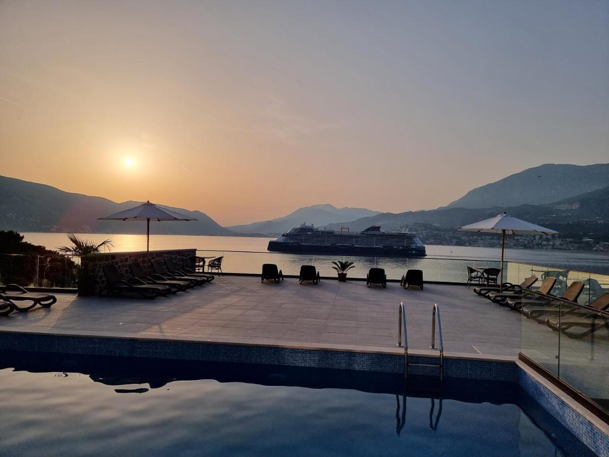 Hotel Agape Rose Tivat Exterior foto